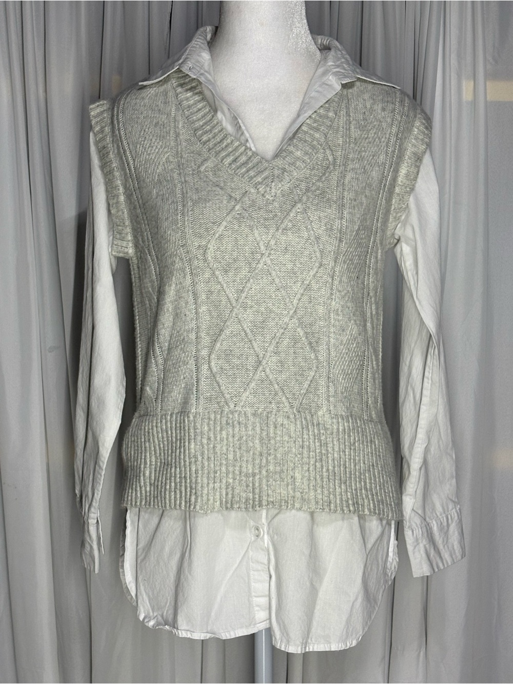 Sincerly Jules Light Gray Cable-Knit Vest & Shirt Combo V-Neck Size XS